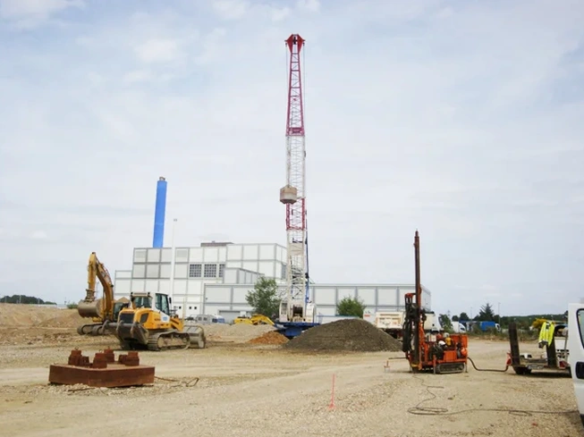 Microzonificación Sísmica en Iquique: Clasificación de Sitio y Respuesta del Terreno